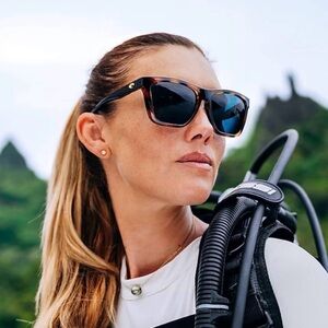 Costa Del Mar Women’s Panga II - LIKE NEW with Case and Cloth